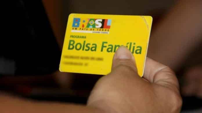 Bolsa Família de Bolsonaro prevê substituir verba de creches por voucher