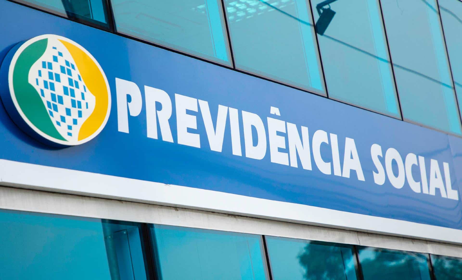 Aposentados vão receber valores revisados do INSS