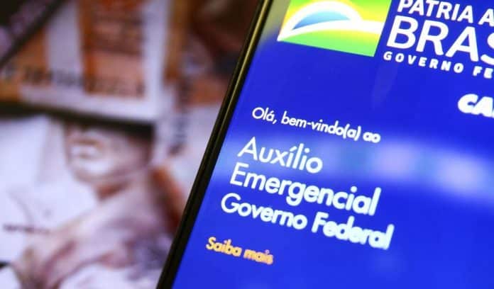 Auxílio emergencial foi ou não prorrogado? Entenda a confusão