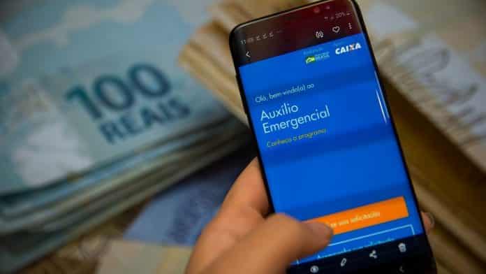 Auxílio emergencial: Mães solteiras