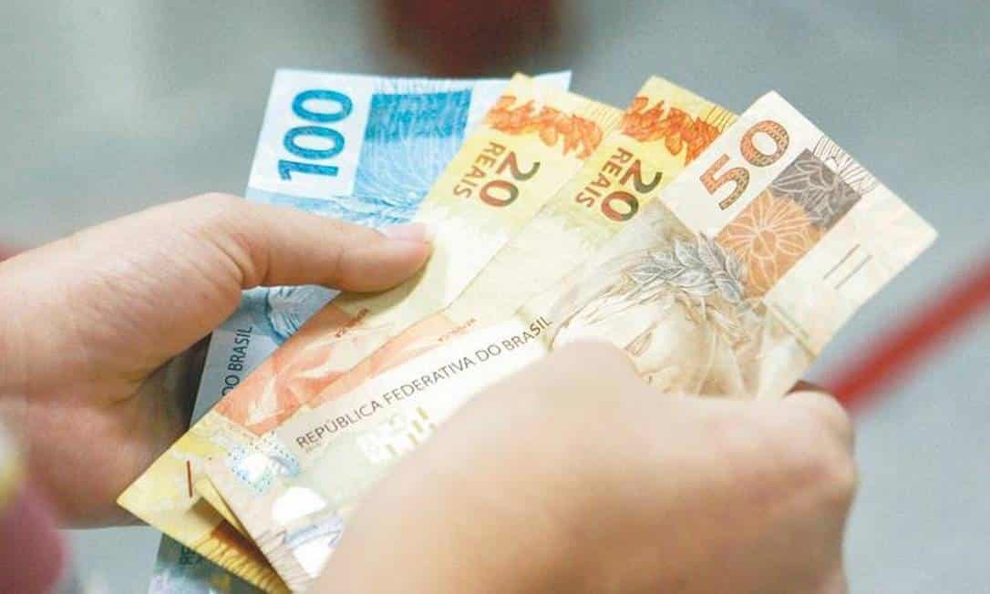 Salário mínimo 2022: confira programas que mudam de valor junto com reajuste