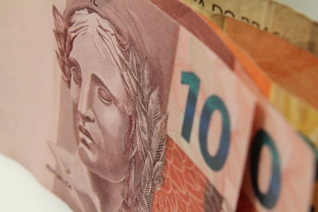 b2ap3_medium_Notas-de-real 03 Investimentos sem imposto de renda