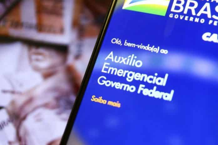 Cidadãos com dívidas podem ter o auxílio emergencial bloqueado?