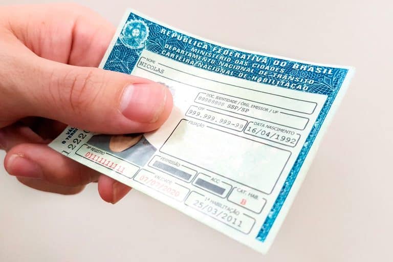 Como saber se a CNH está vencida? Veja passo a passo