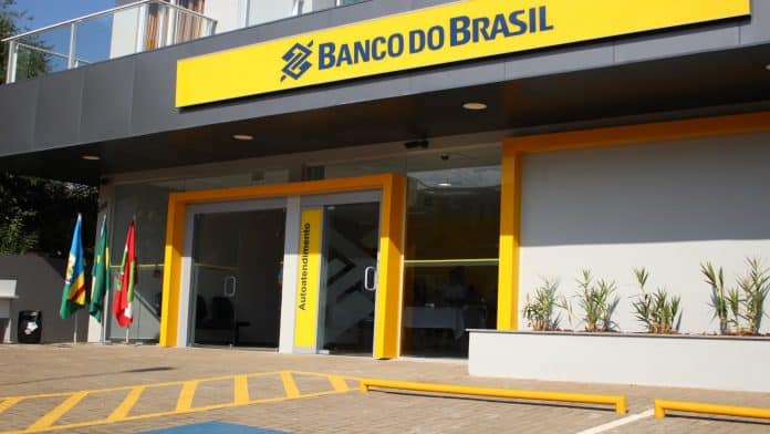 O banco pode diminuir o limite do cartão se o CPF ficar sujo e negativado?