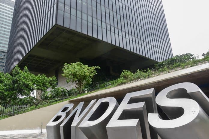 BNEs tem mais de 23 mil vagas de emprego em aberto: confira como se candidatar