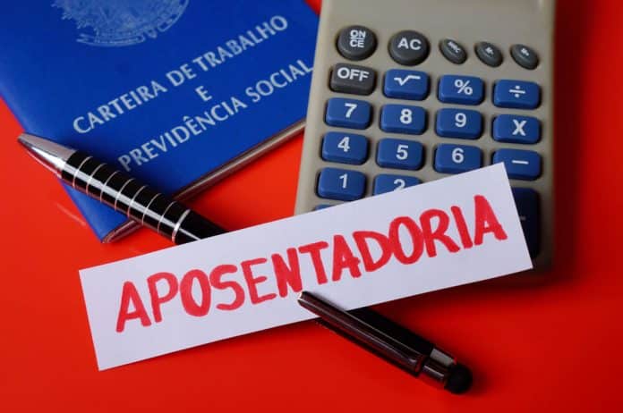 Como revisar a aposentadoria em 2022?