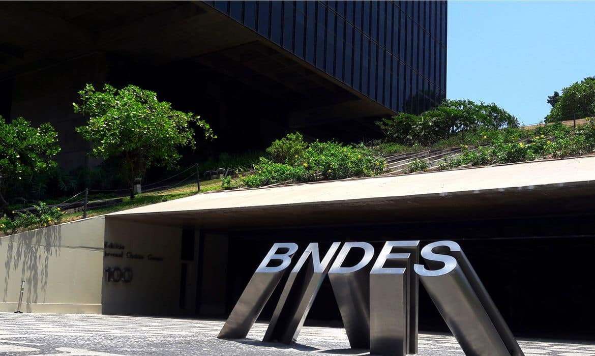 Empréstimo para Empresas BNDES: taxa de juros, vantagens e desvantagens