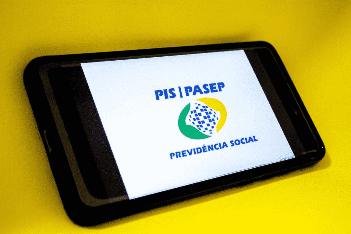 PIS/Pasep, Abono salarial, Direito