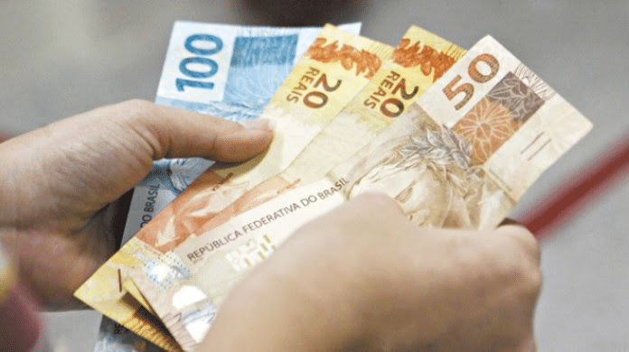 Auxílio, Direito, Brasil