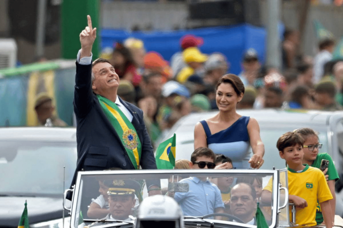 Bolsonaro Participa De Desfile Do 7 De Setembro Em Brasília