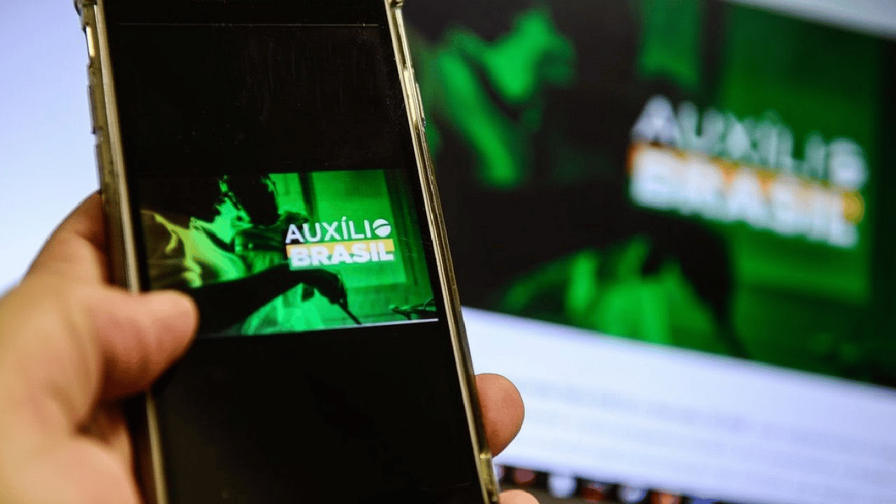 Auxílio Brasil, Famílias