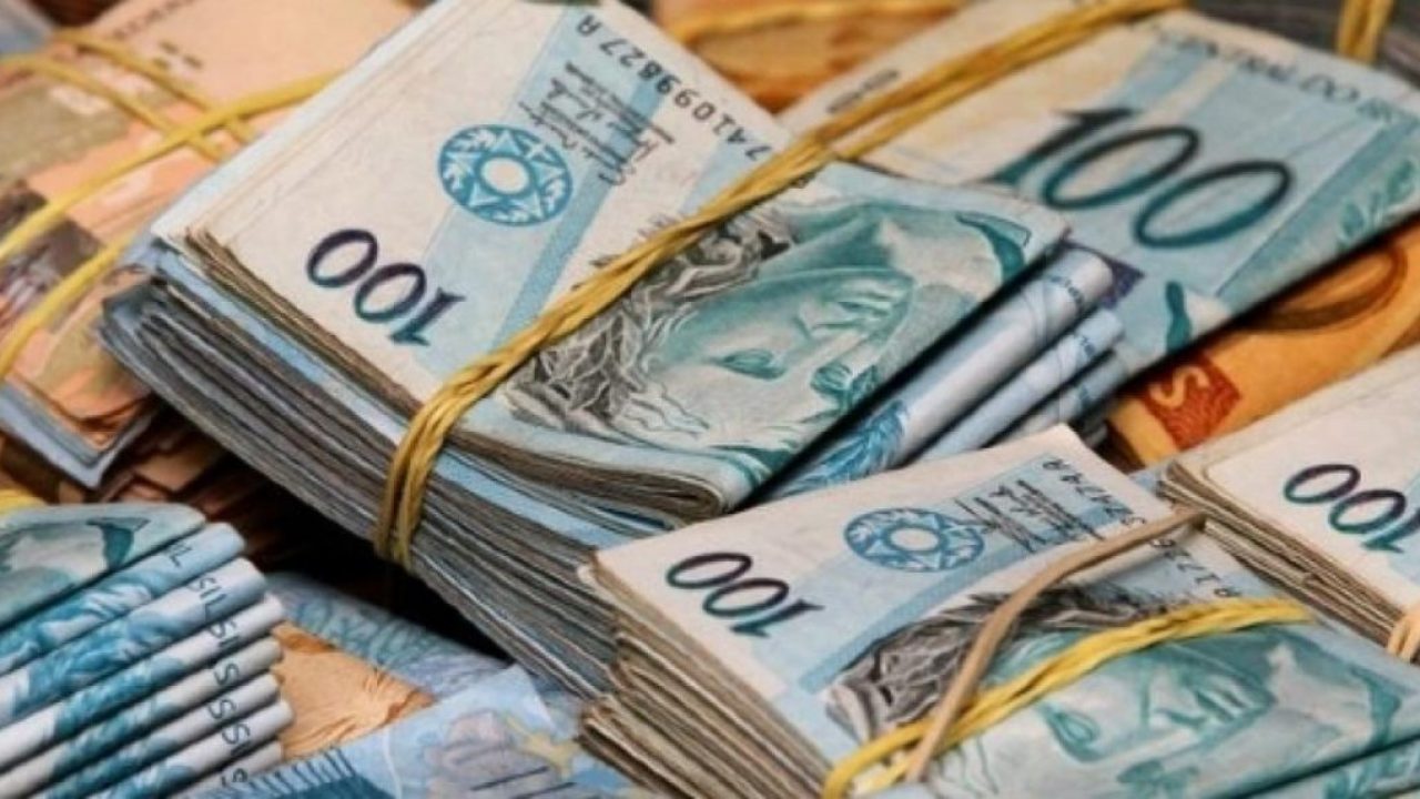 Veja quem recebe 13º salário antes do feriado da Páscoa