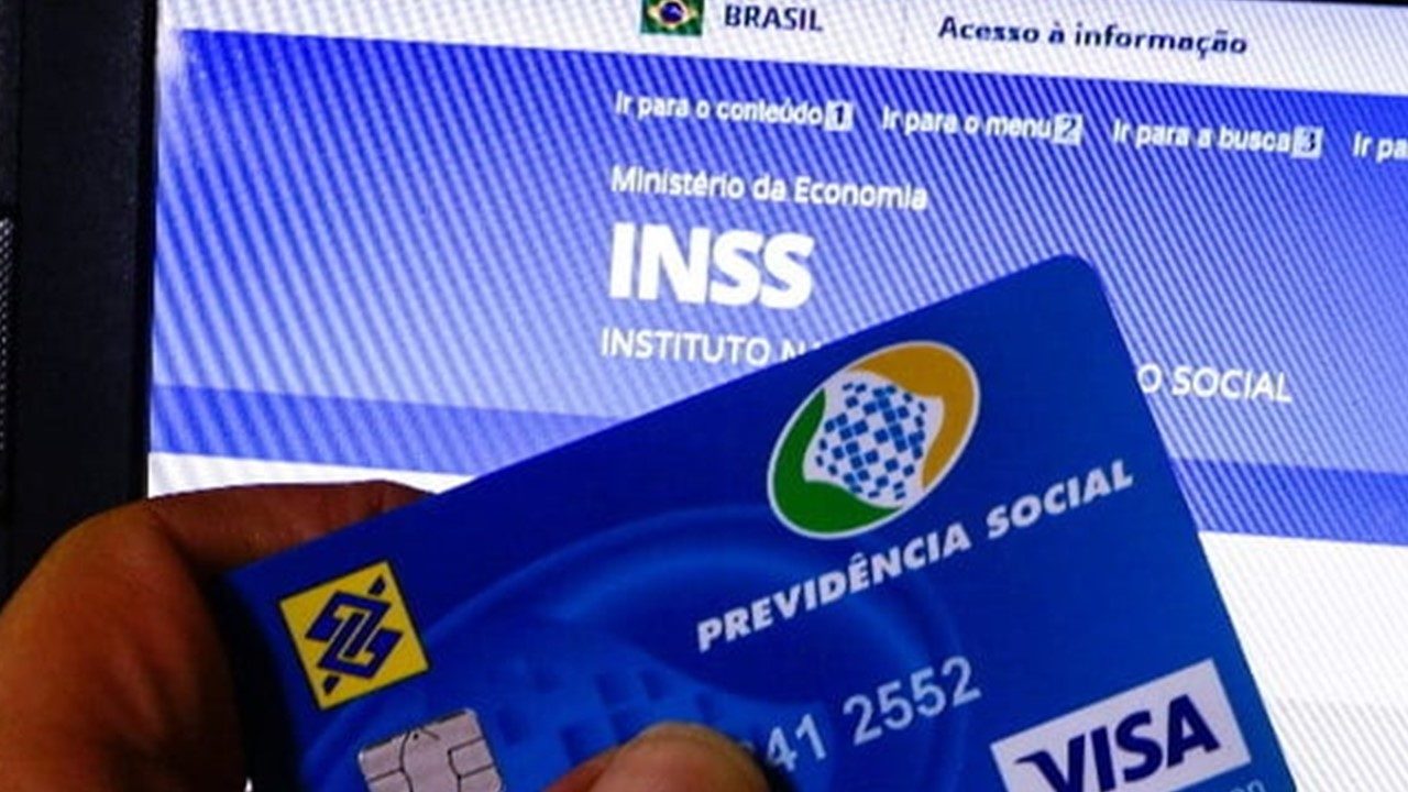 INSS: Deputado pressiona Governos por concursos na área