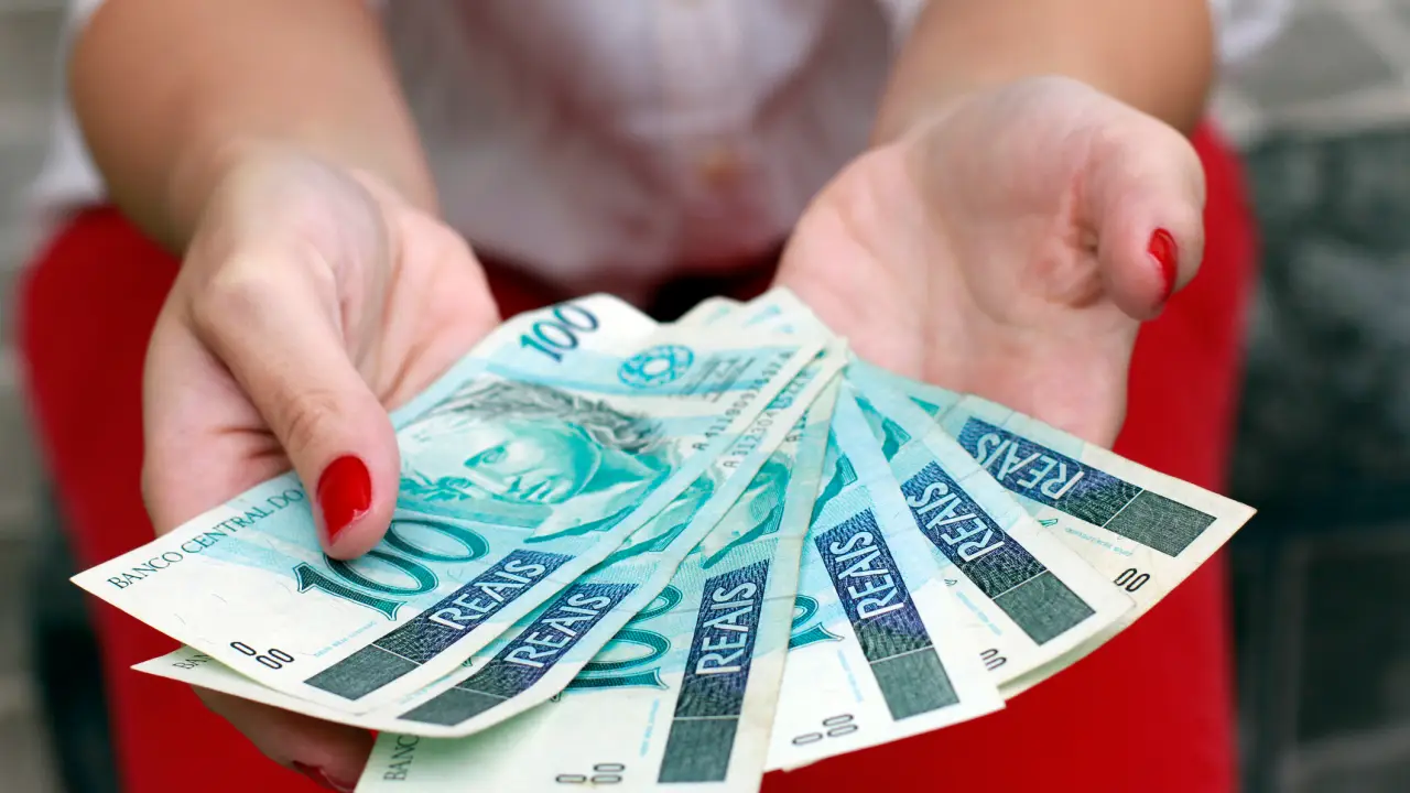 Salário de R$ 1.474 teria impacto de R$ 60 bilhões em 2024