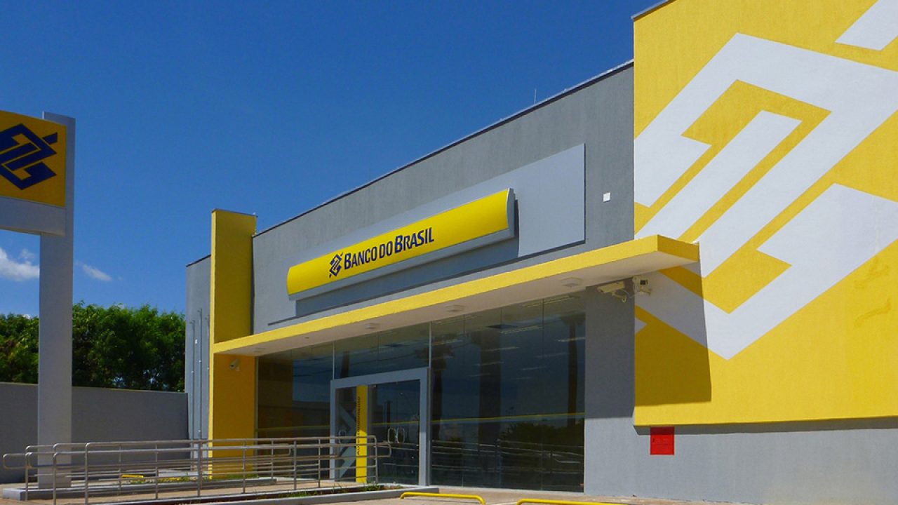 Caixa e Banco do Brasil anunciam redução dos juros do consignado