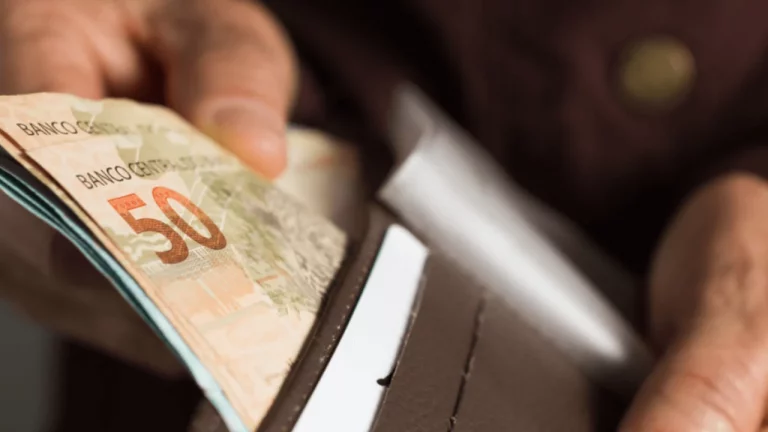 Governo conclui pagamentos de agosto do Auxílio-gás e Bolsa Família