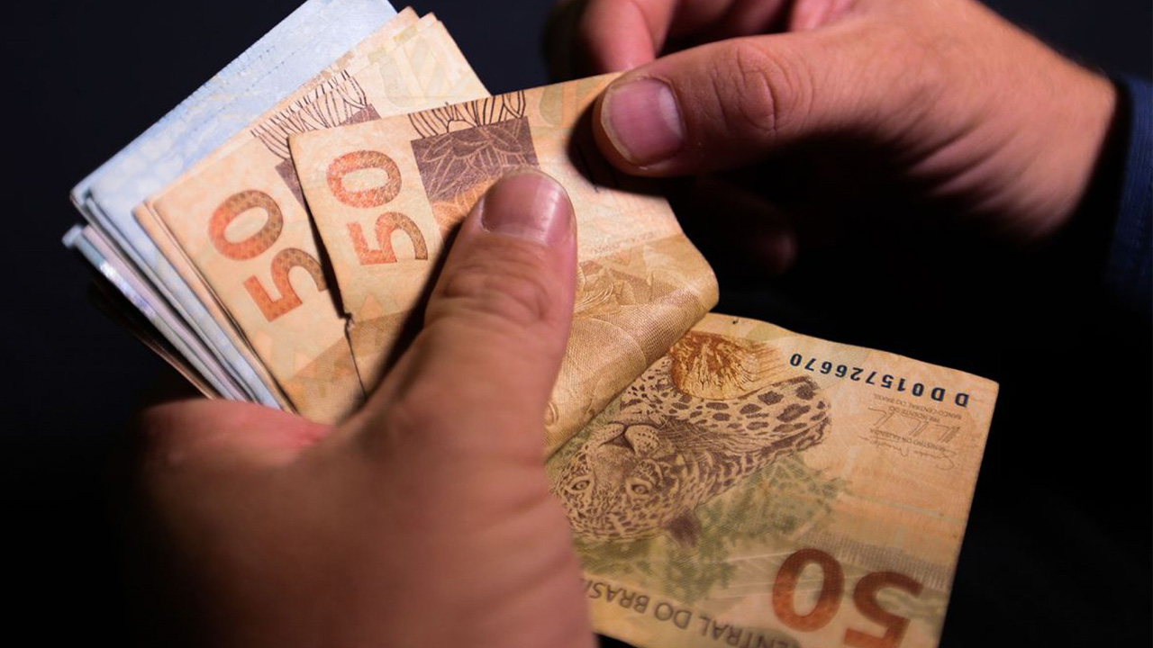 Salário mínimo: quando novo valor começa a ser pago
