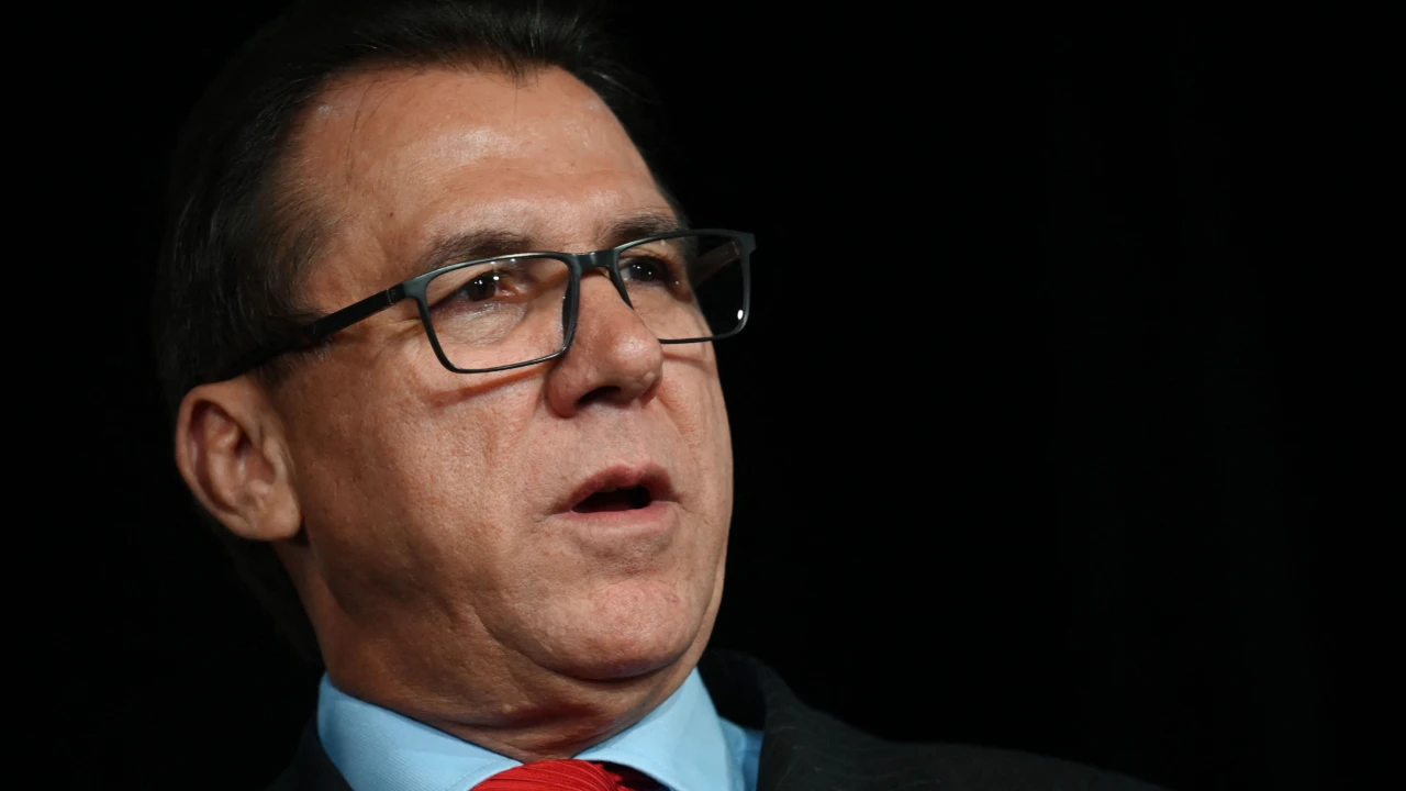Ministro do Trabalho diz que salário mínimo é degradante