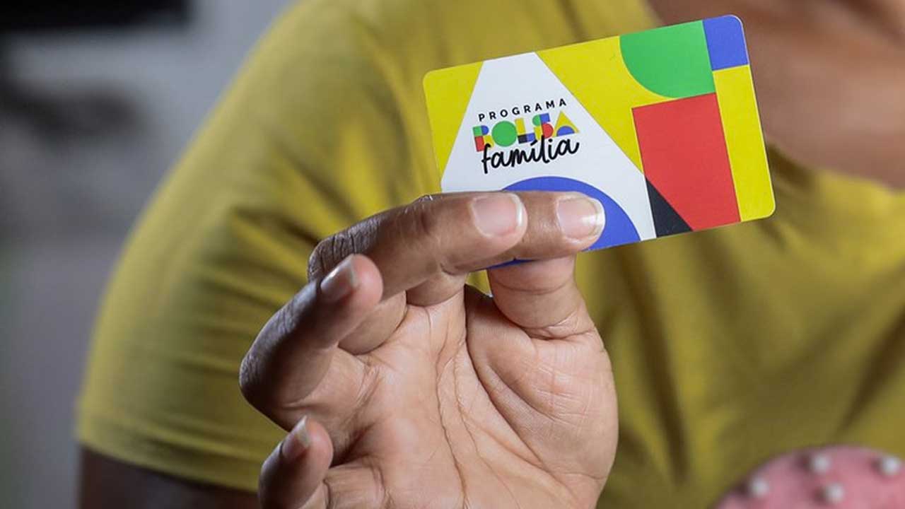 Bolsa Família vai pagar 13º salário em dezembro? Confira
