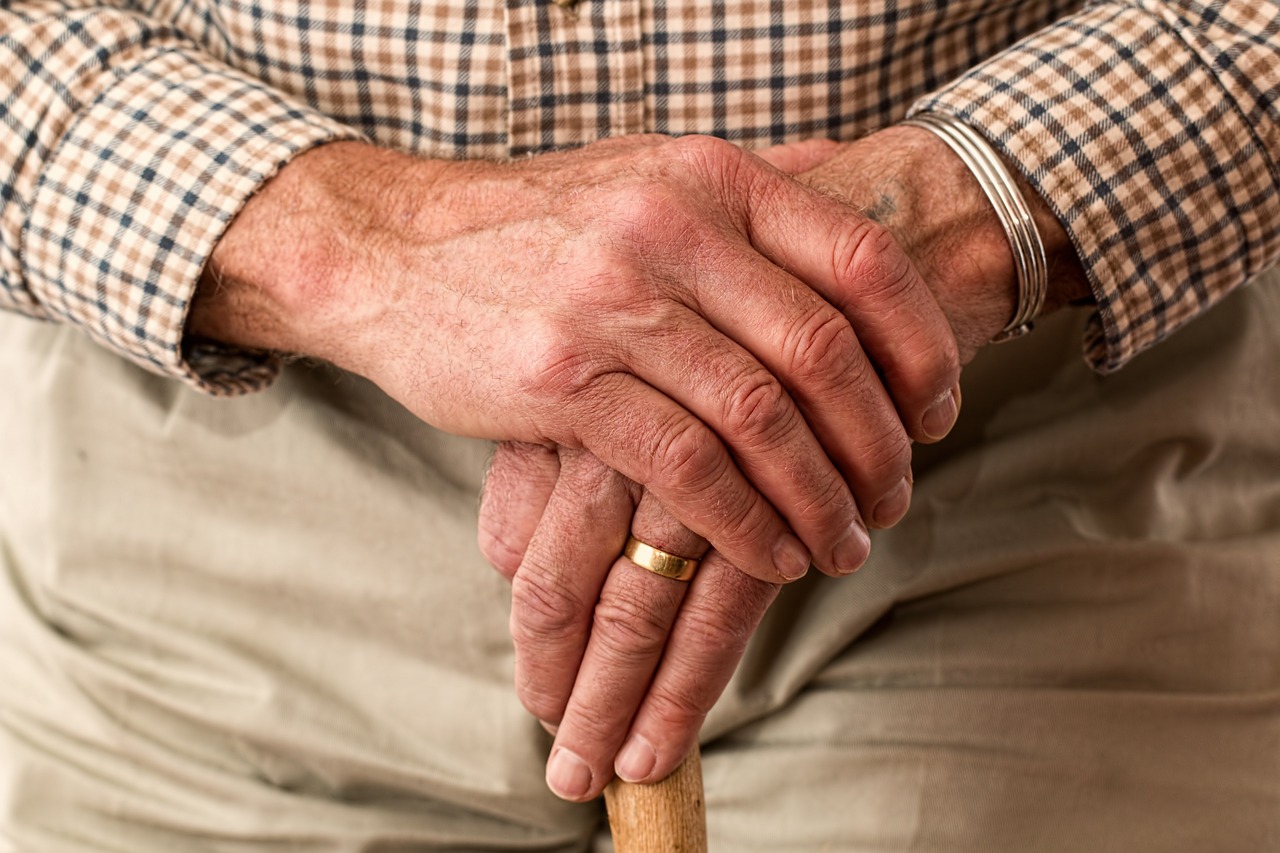 Contribuintes com alienação mental por Alzheimer estão isentos do IR, diz STJ