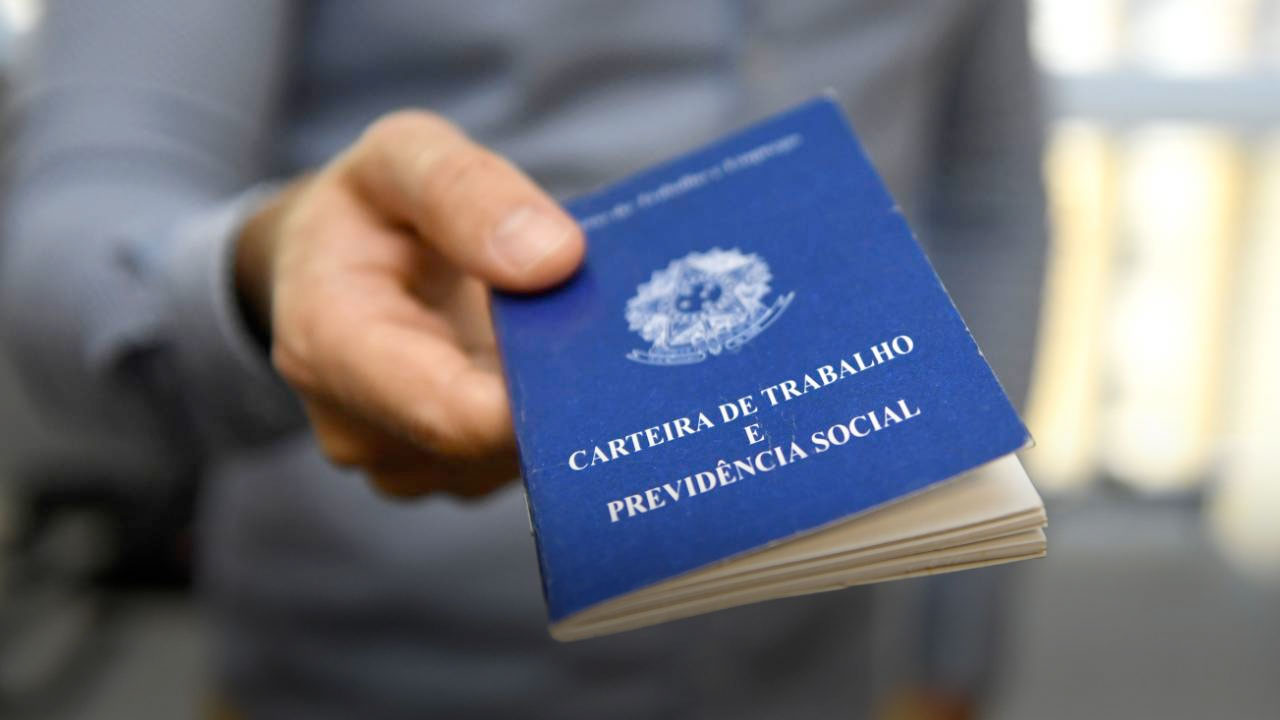 13º salário será antecipado para novo grupo de trabalhadores. Confira