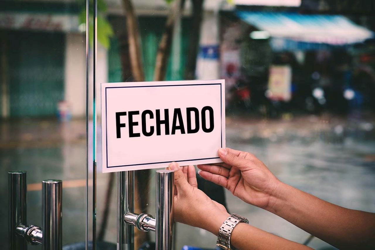 aviso fechado