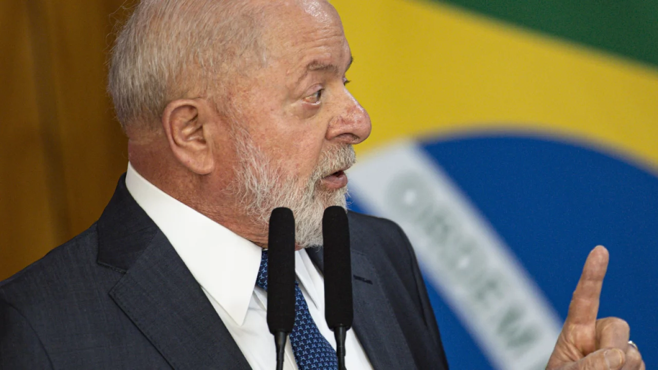 Lula volta a falar sobre pedidos de cortes do salário mínimo; confira