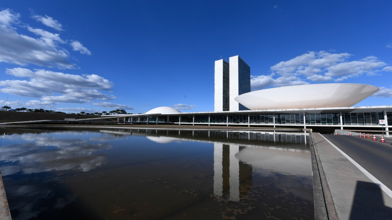 13º salário do Bolsa Família: veja o que o Senado decidiu nesta terça (15/10)