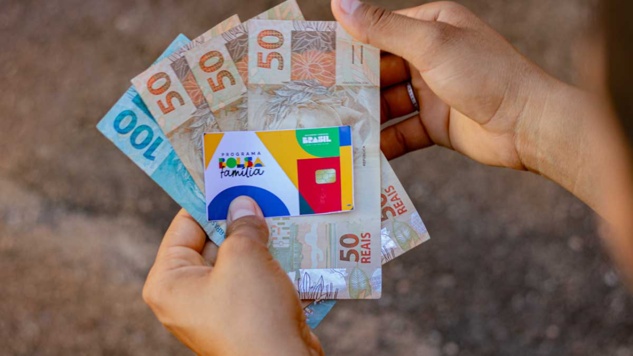 Bolsa Família: como receber novo adicional de R$ 300 em novembro
