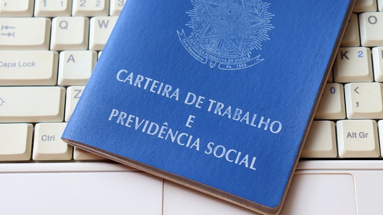 Vereadores aprovam 13º para si mesmos e causam polêmica; veja detalhes
