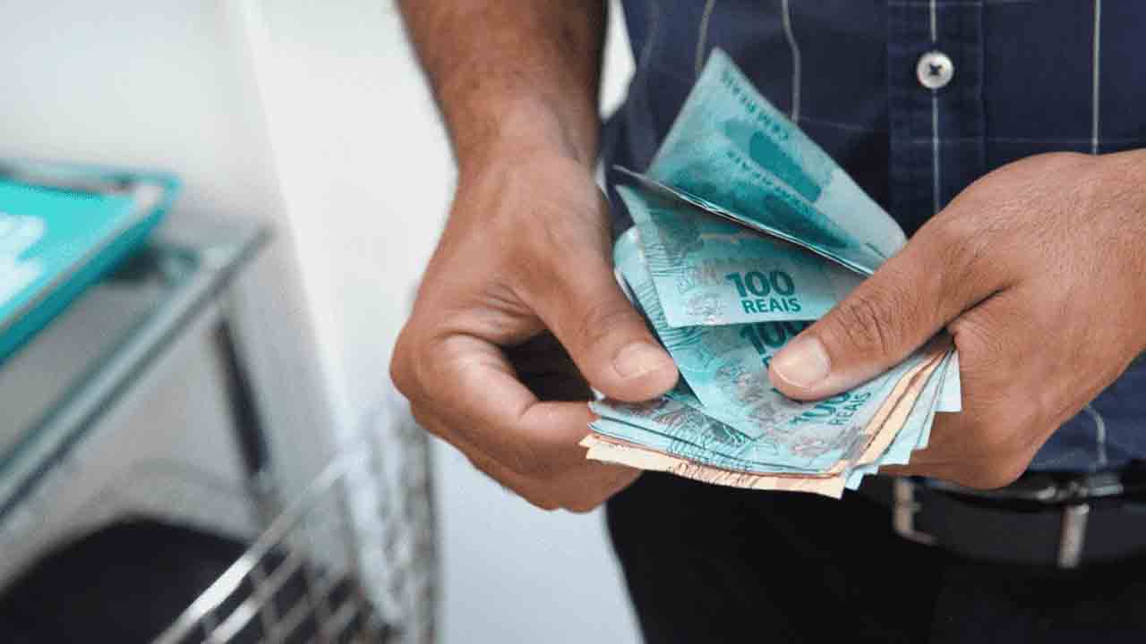 13 salário em 2025: quem tem direito e quando os repasses serão feitos