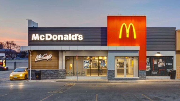 De Bolsa Família ao Contracheque: Carrefour e McDonald's lideram contratação de beneficiários