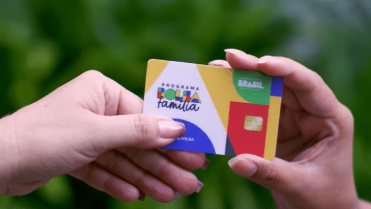 Quem recebe um salário mínimo pode entrar no Bolsa Família em 2025?