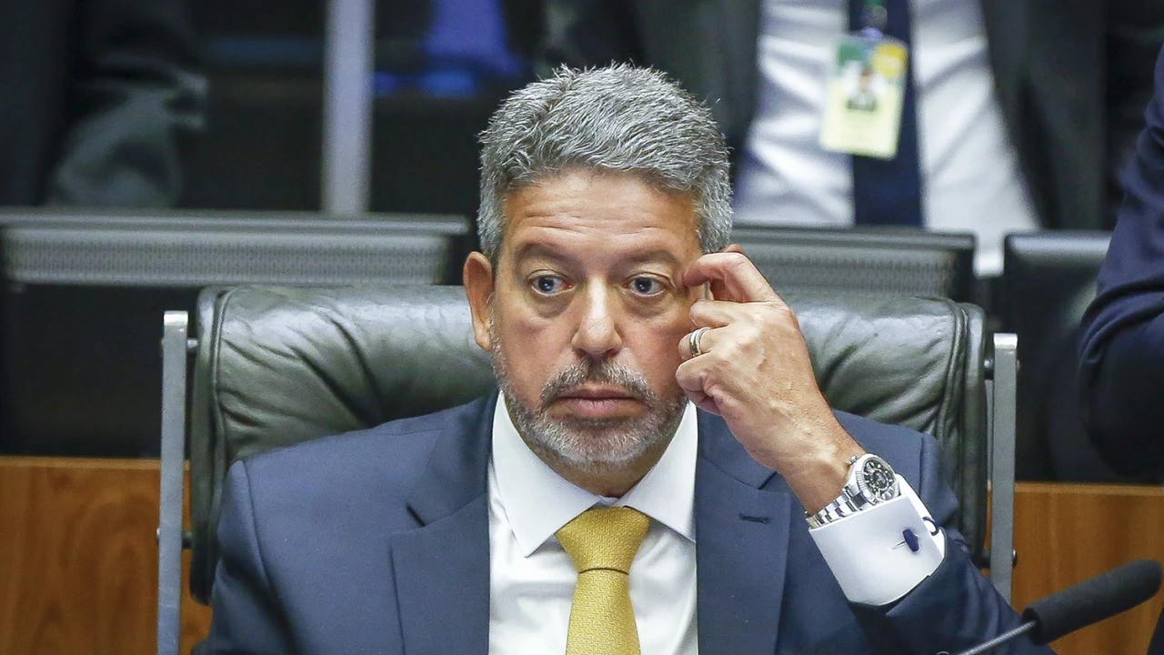 Lira pode cortar alíquota para manter isenção no Imposto de Renda; entenda