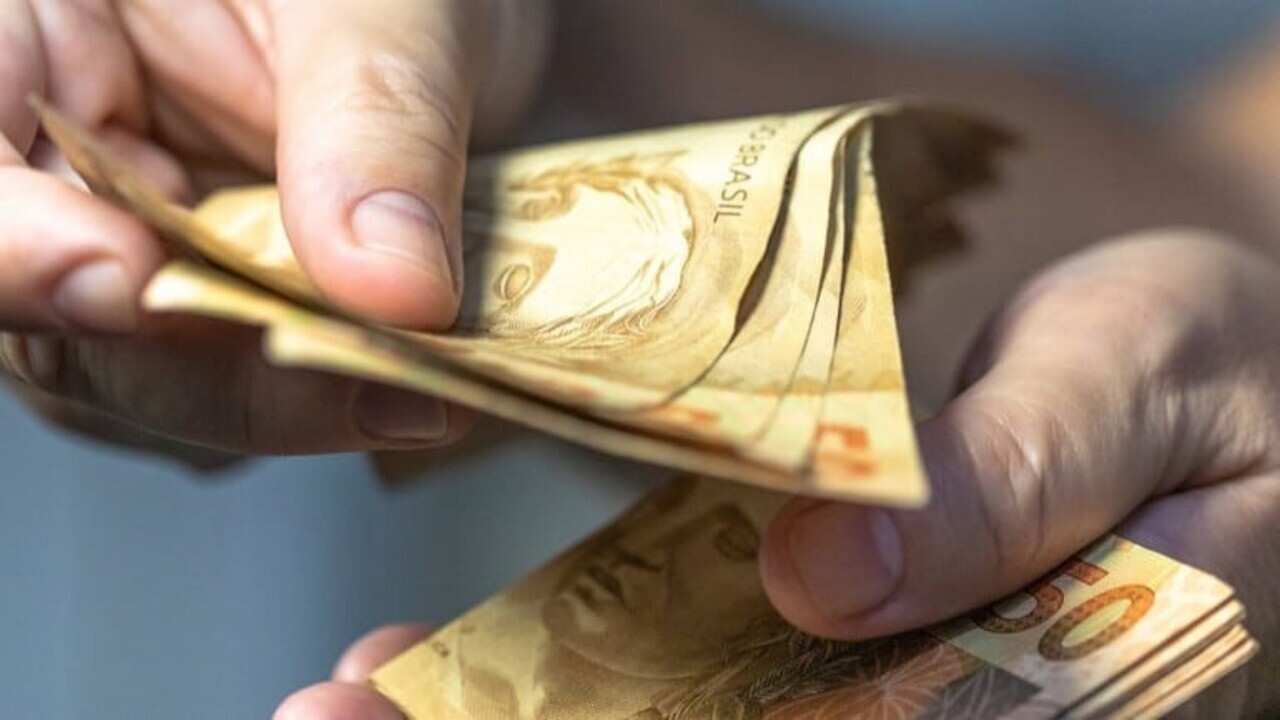 Pedidos de seguro-desemprego caem nos EUA; entenda o que significa