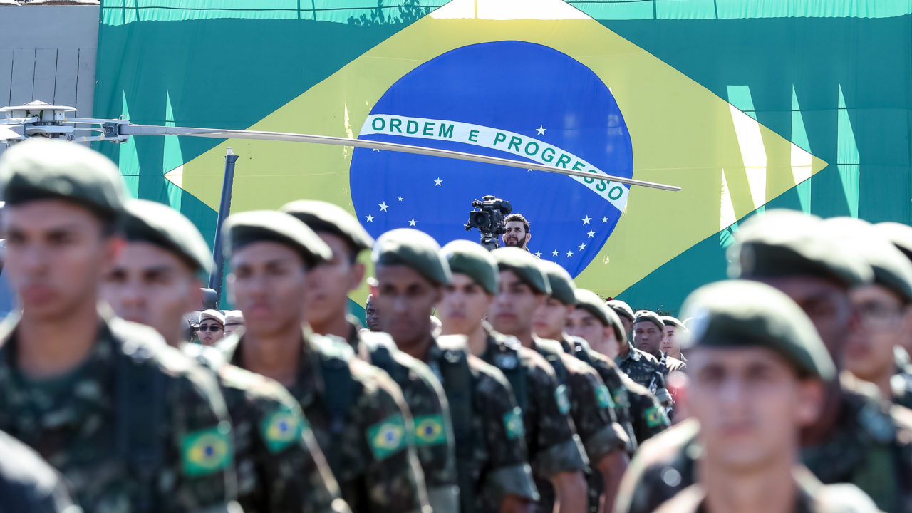 Decisão do STJ pode mudar cálculo do 13º salário de militares estaduais