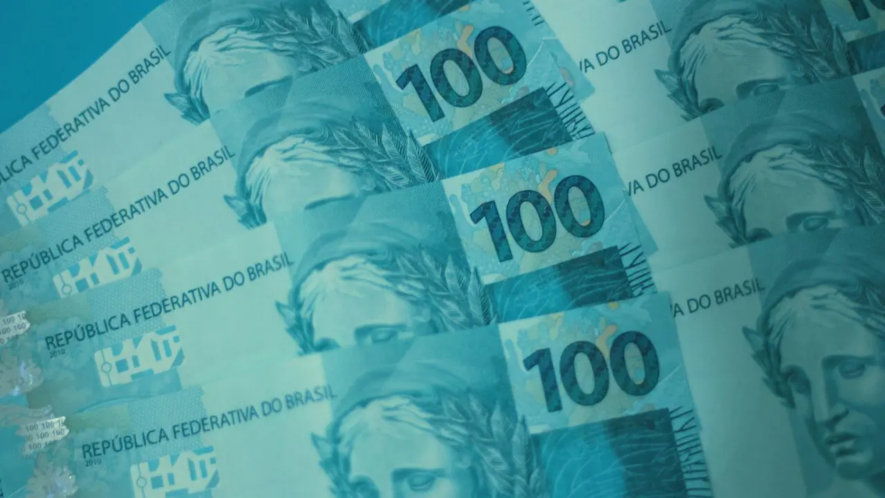 Salário mínimo em 2025: aumento surpreende, mas valor final decepciona