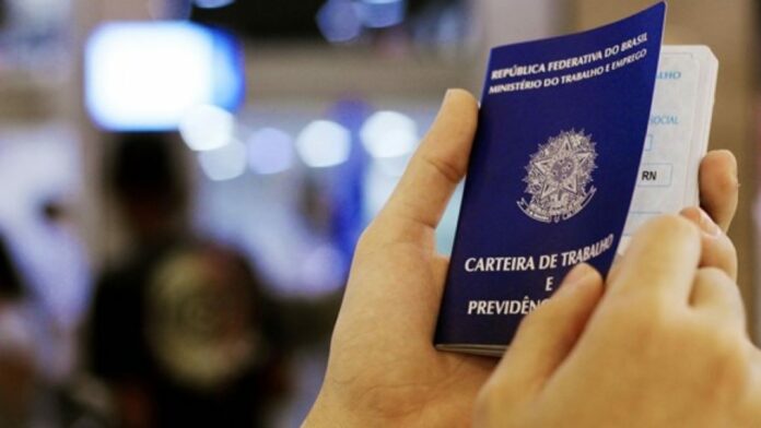 Seguro-desemprego: Veja como funciona, quem pode receber e quando o dinheiro cai Seguro-desemprego: Veja como funciona, quem pode receber e quando o dinheiro cai