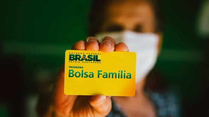 Governo é cobrado após relatório apontar falhas no Bolsa Família