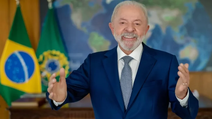 Lula sanciona isenção do Imposto de Renda e explica quem será beneficiado
